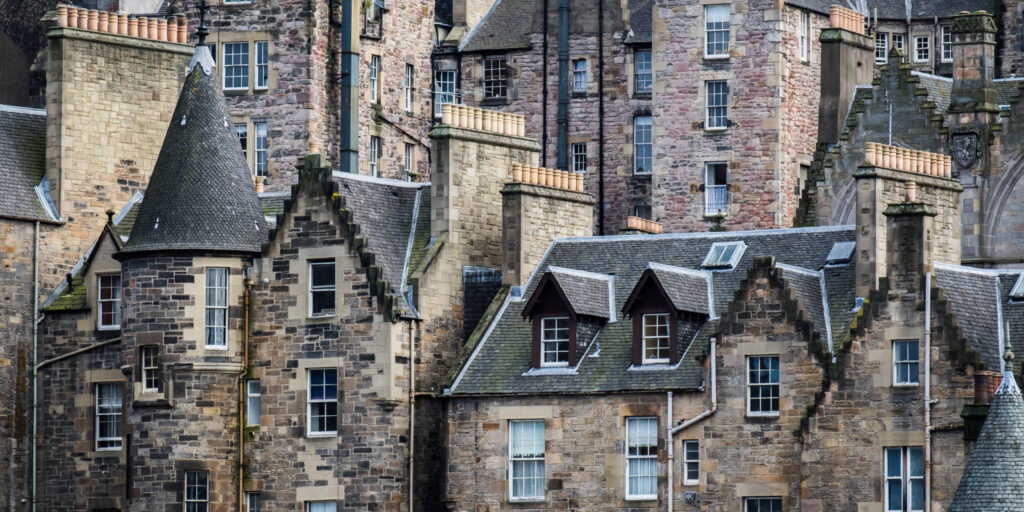 Casco histórico de Edimburgo, inicio del viaje a Escocia en grupo 2026